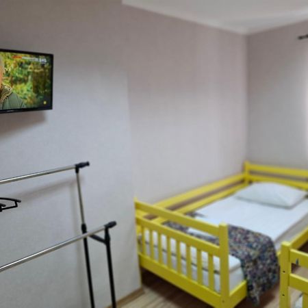 Guest House "Vladimirskaya 42" เคียฟ ภายนอก รูปภาพ