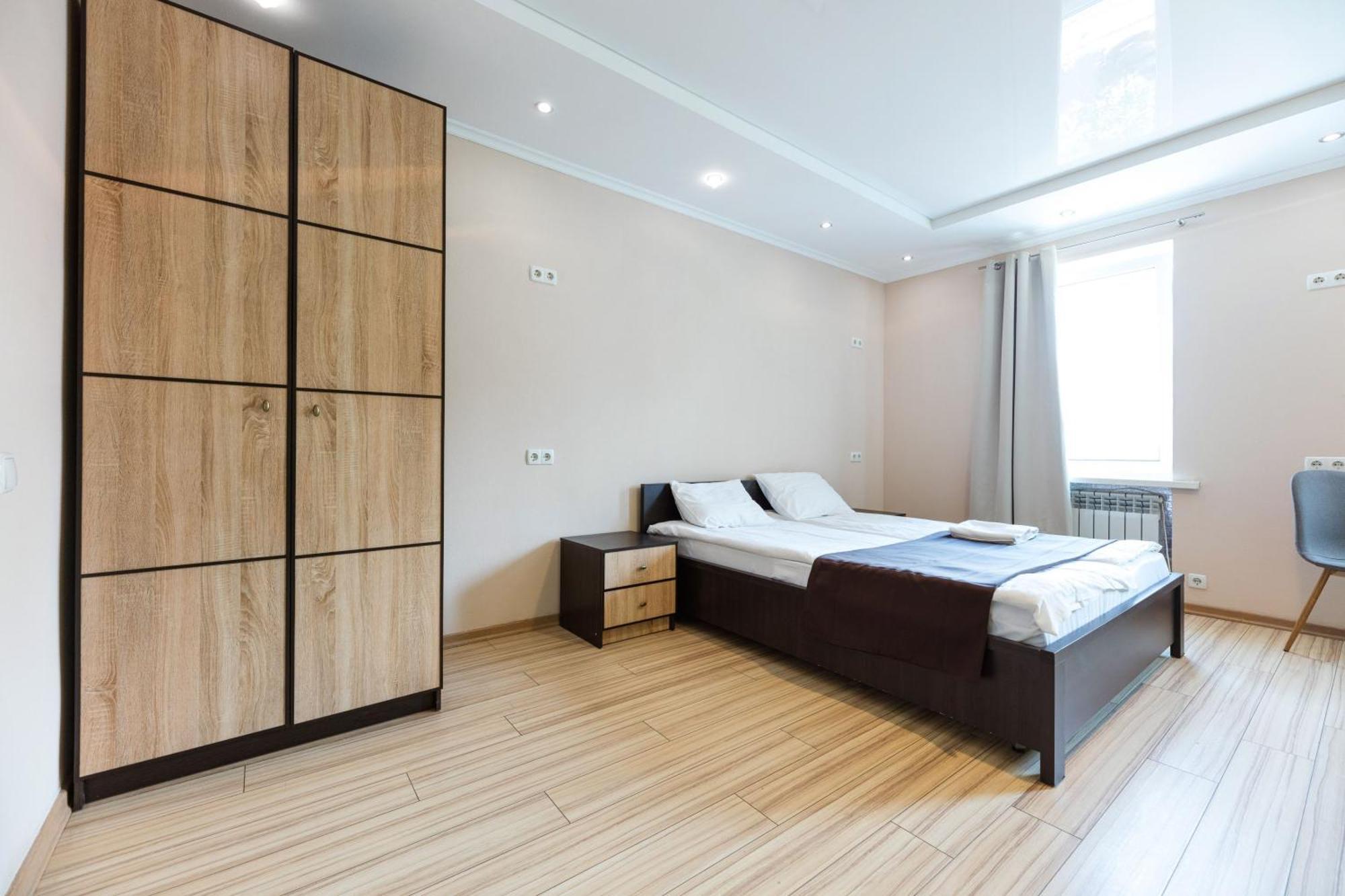 Guest House "Vladimirskaya 42" เคียฟ ภายนอก รูปภาพ