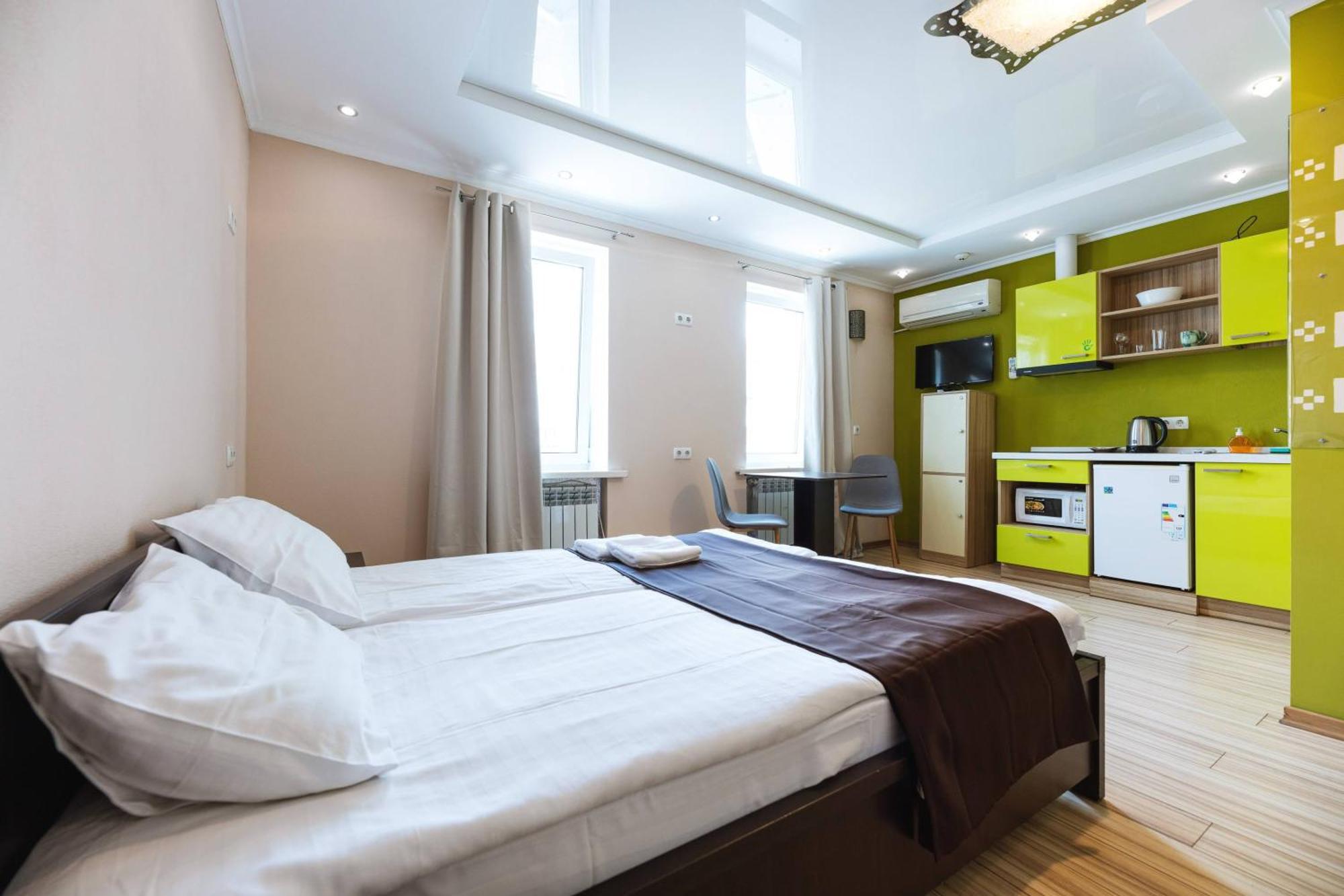 Guest House "Vladimirskaya 42" เคียฟ ภายนอก รูปภาพ
