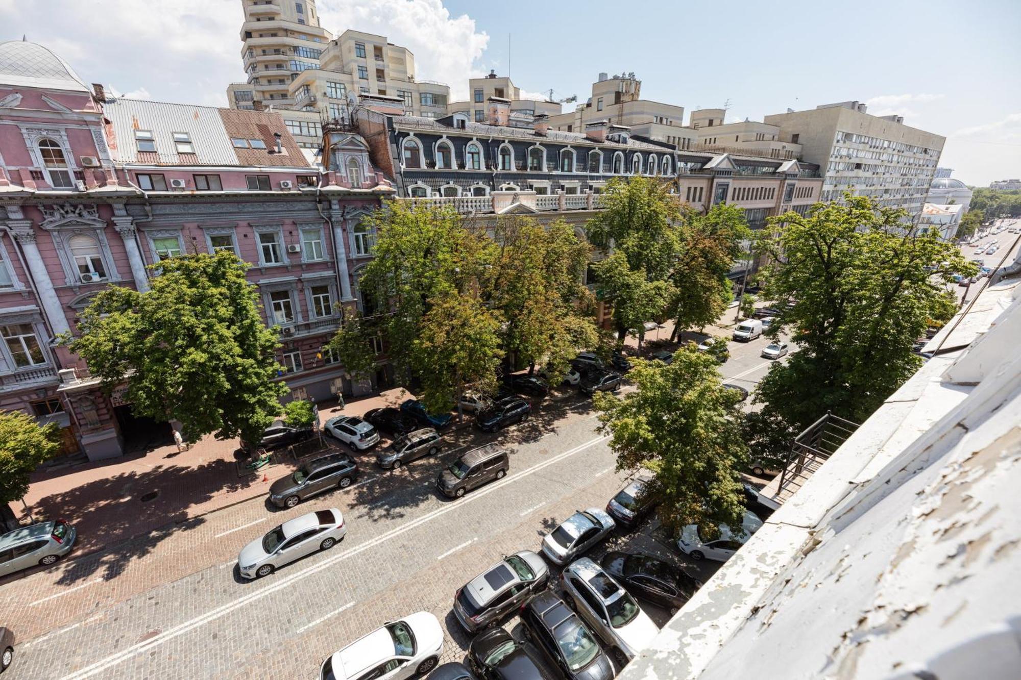 Guest House "Vladimirskaya 42" เคียฟ ภายนอก รูปภาพ