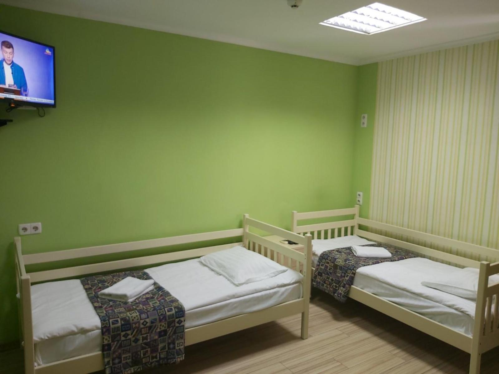 Guest House "Vladimirskaya 42" เคียฟ ภายนอก รูปภาพ