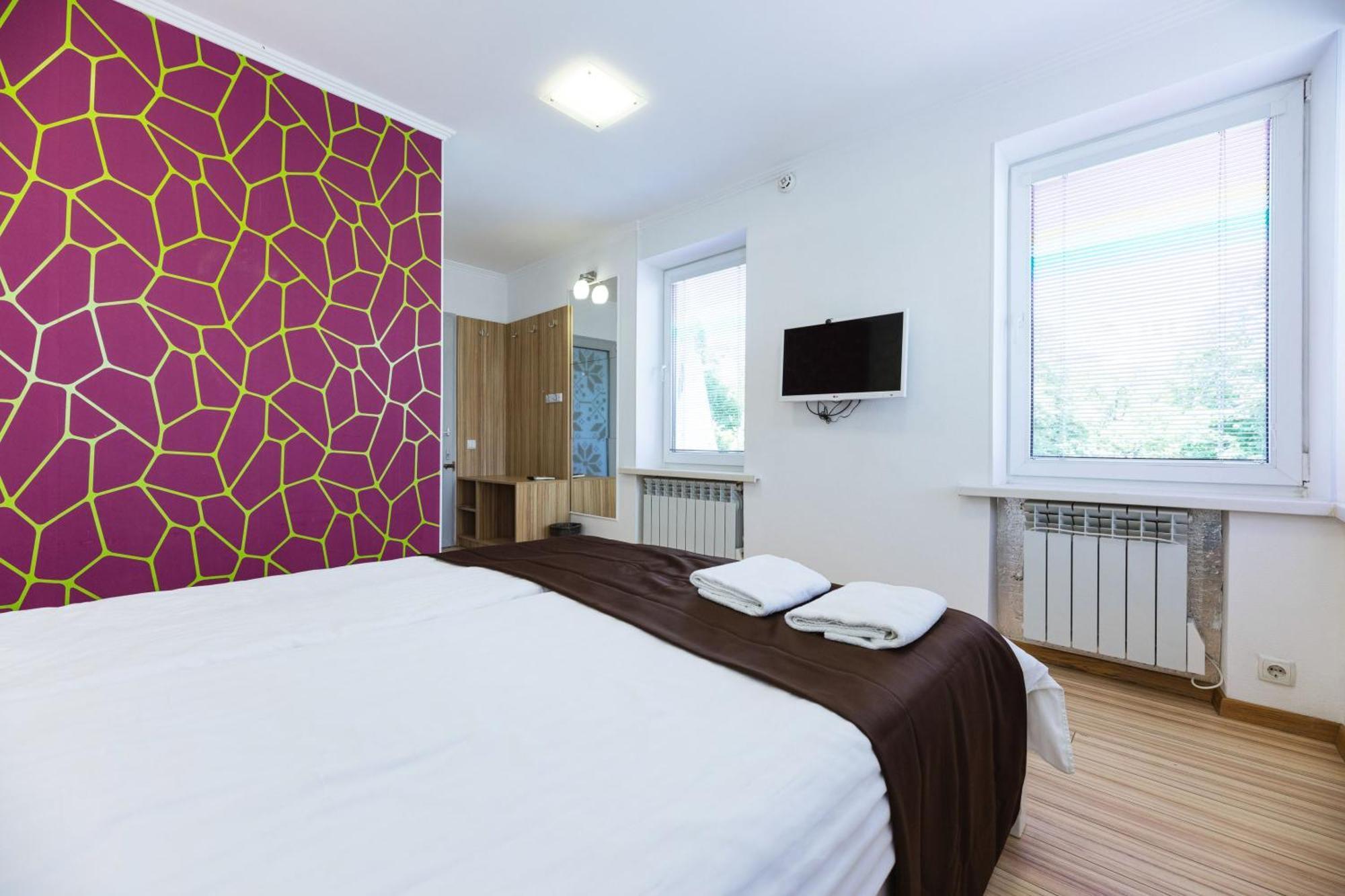 Guest House "Vladimirskaya 42" เคียฟ ภายนอก รูปภาพ