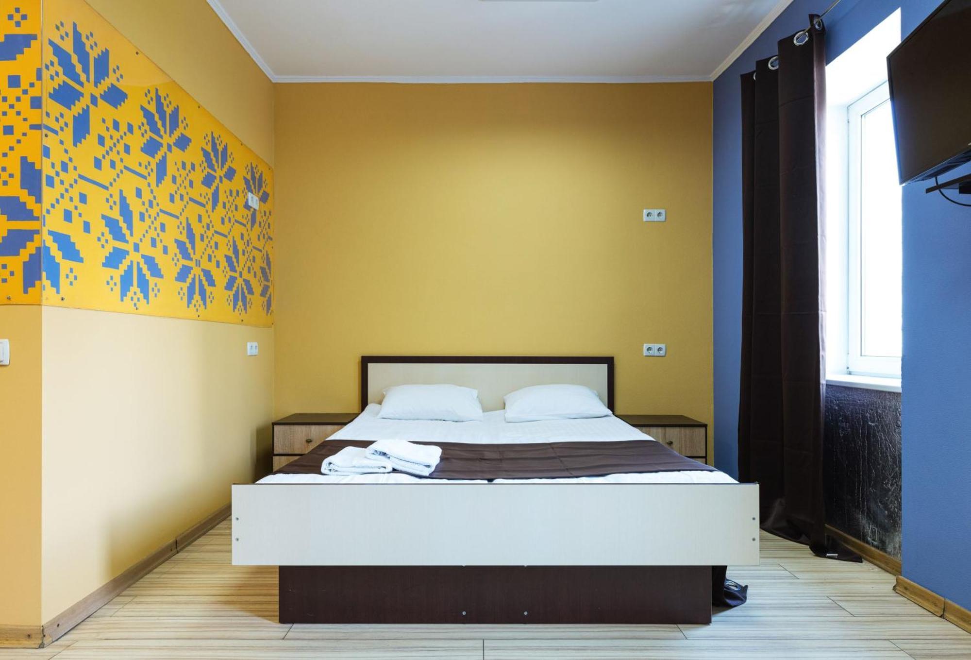 Guest House "Vladimirskaya 42" เคียฟ ภายนอก รูปภาพ