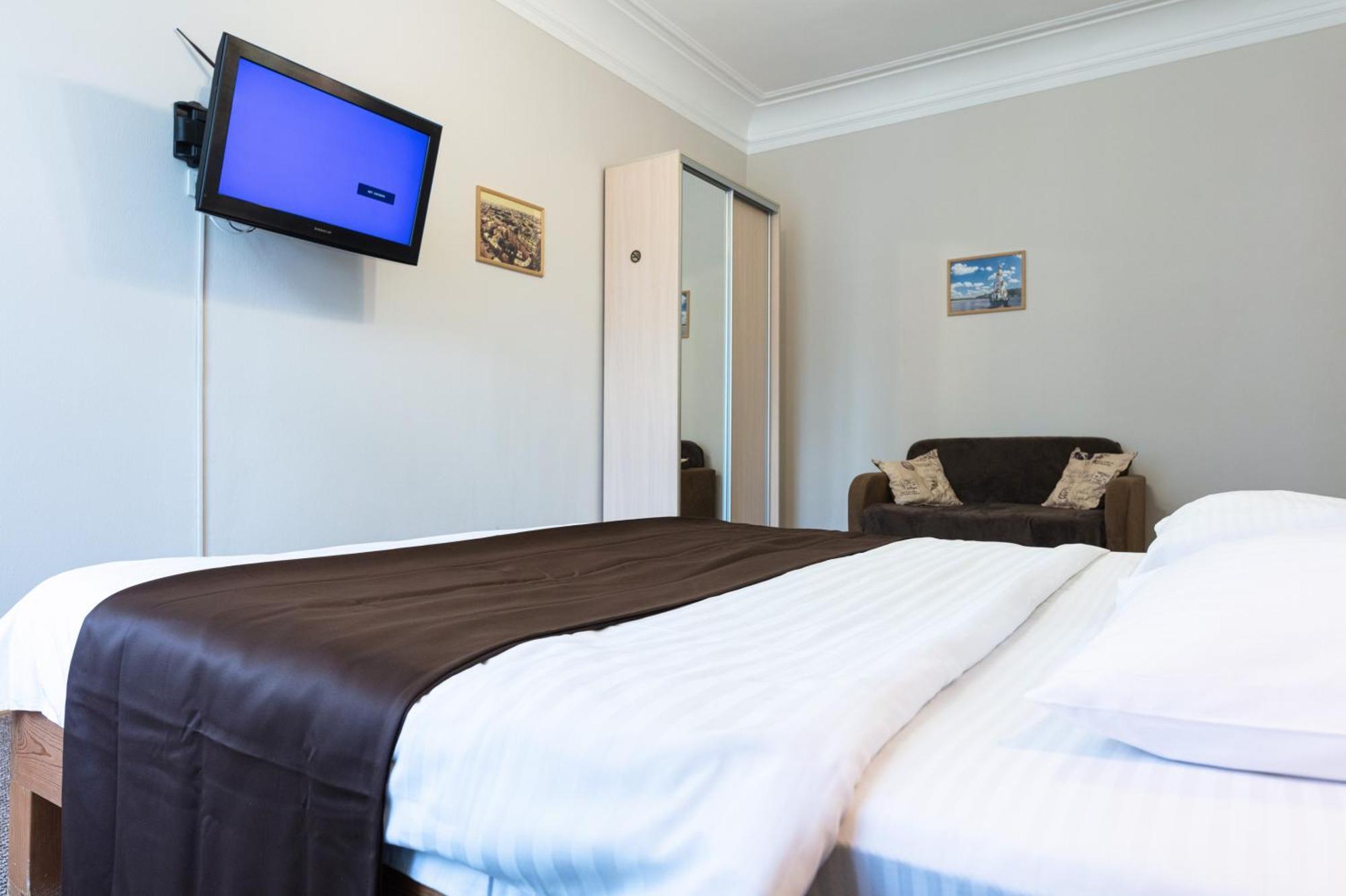 Guest House "Vladimirskaya 42" เคียฟ ภายนอก รูปภาพ