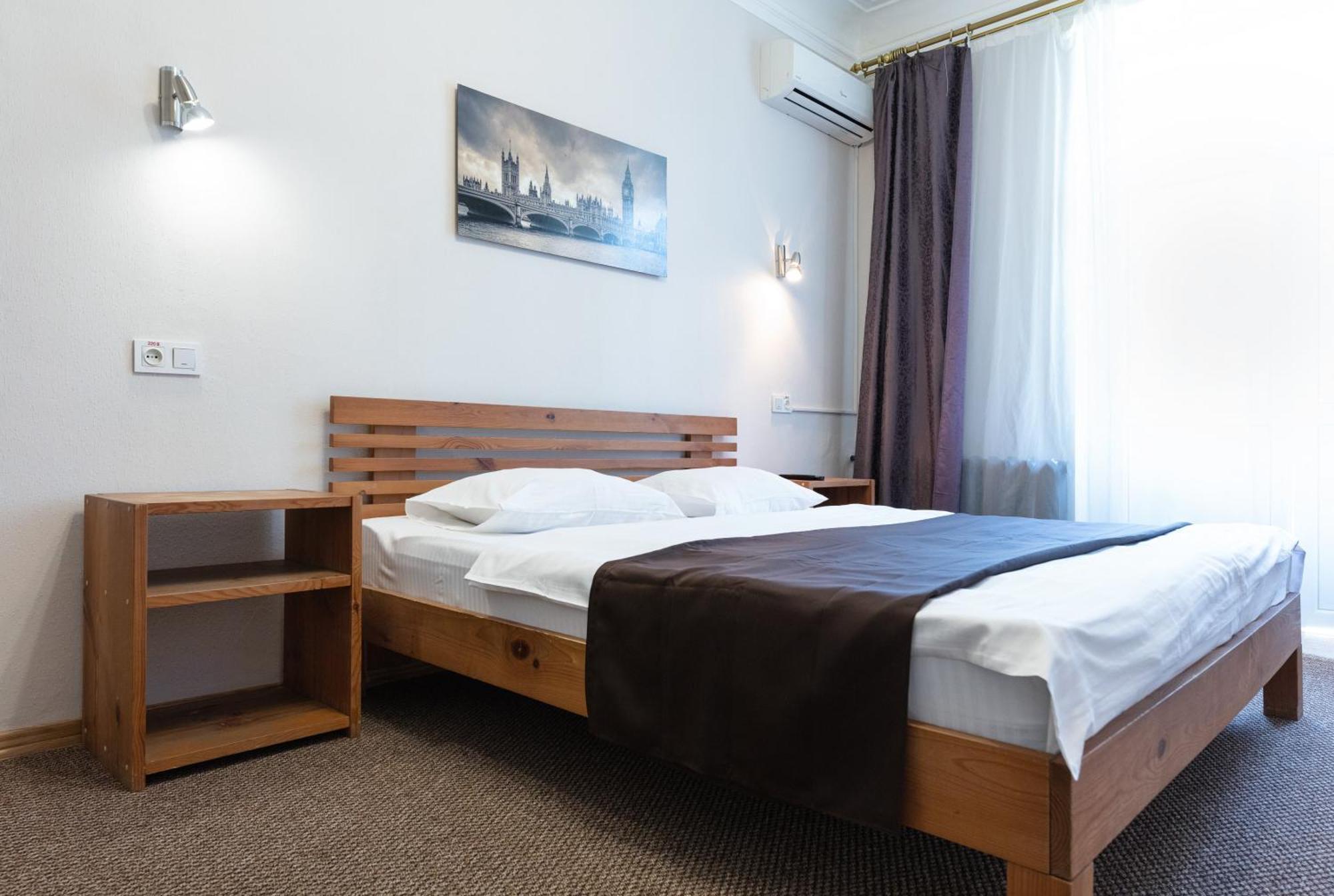 Guest House "Vladimirskaya 42" เคียฟ ภายนอก รูปภาพ