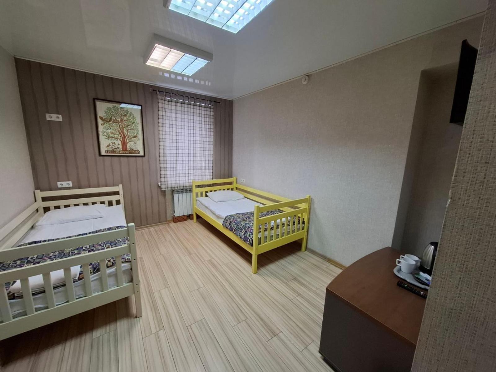 Guest House "Vladimirskaya 42" เคียฟ ภายนอก รูปภาพ