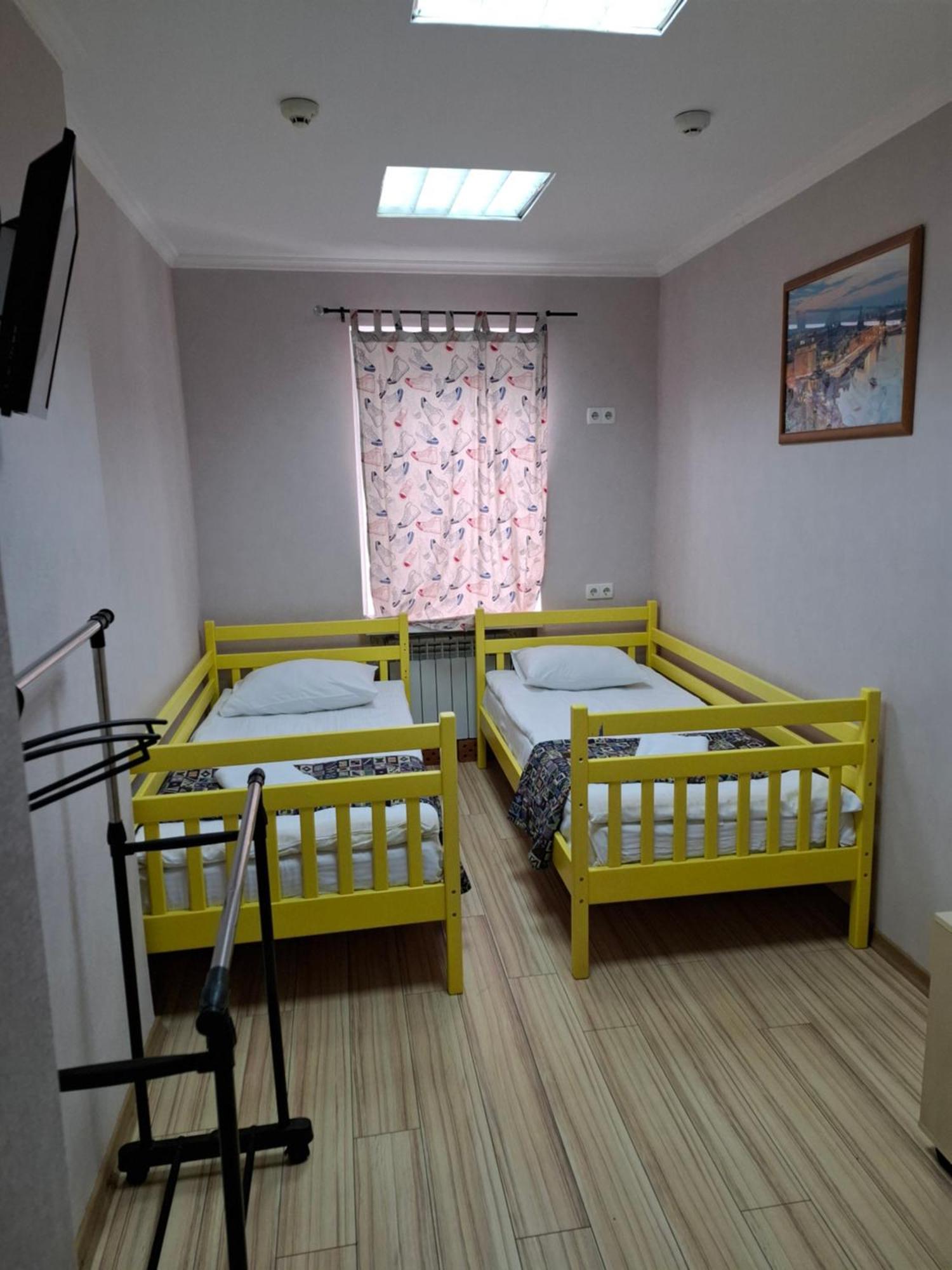Guest House "Vladimirskaya 42" เคียฟ ภายนอก รูปภาพ