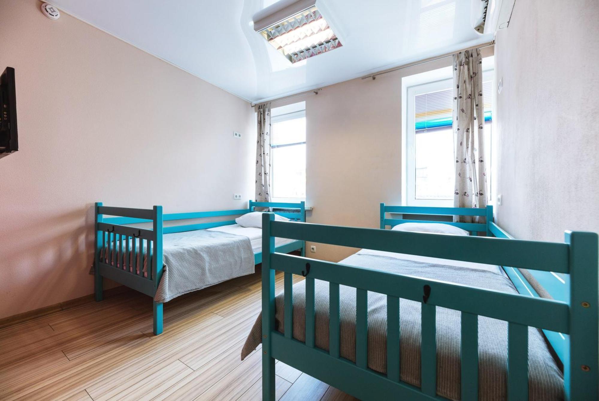 Guest House "Vladimirskaya 42" เคียฟ ภายนอก รูปภาพ